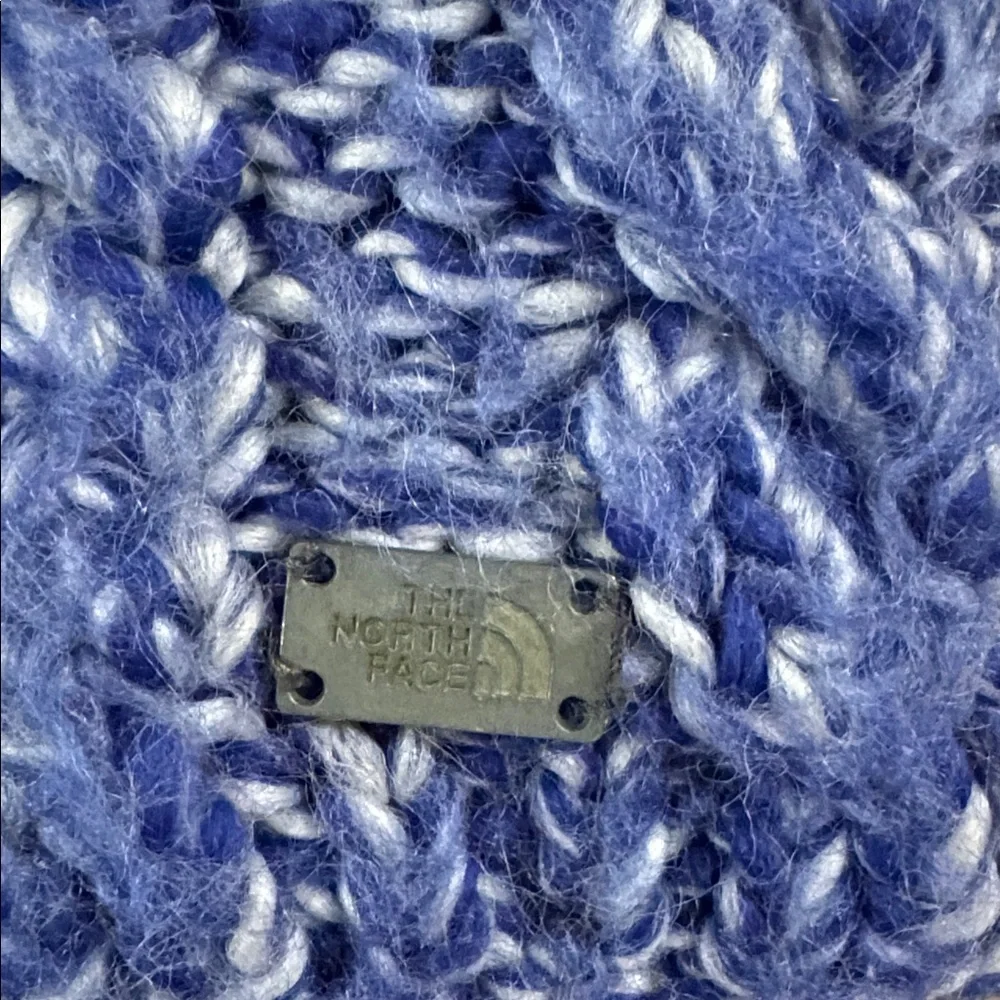 The North Face Blue and White Knit plush fleece lined Beanie hat kids one size